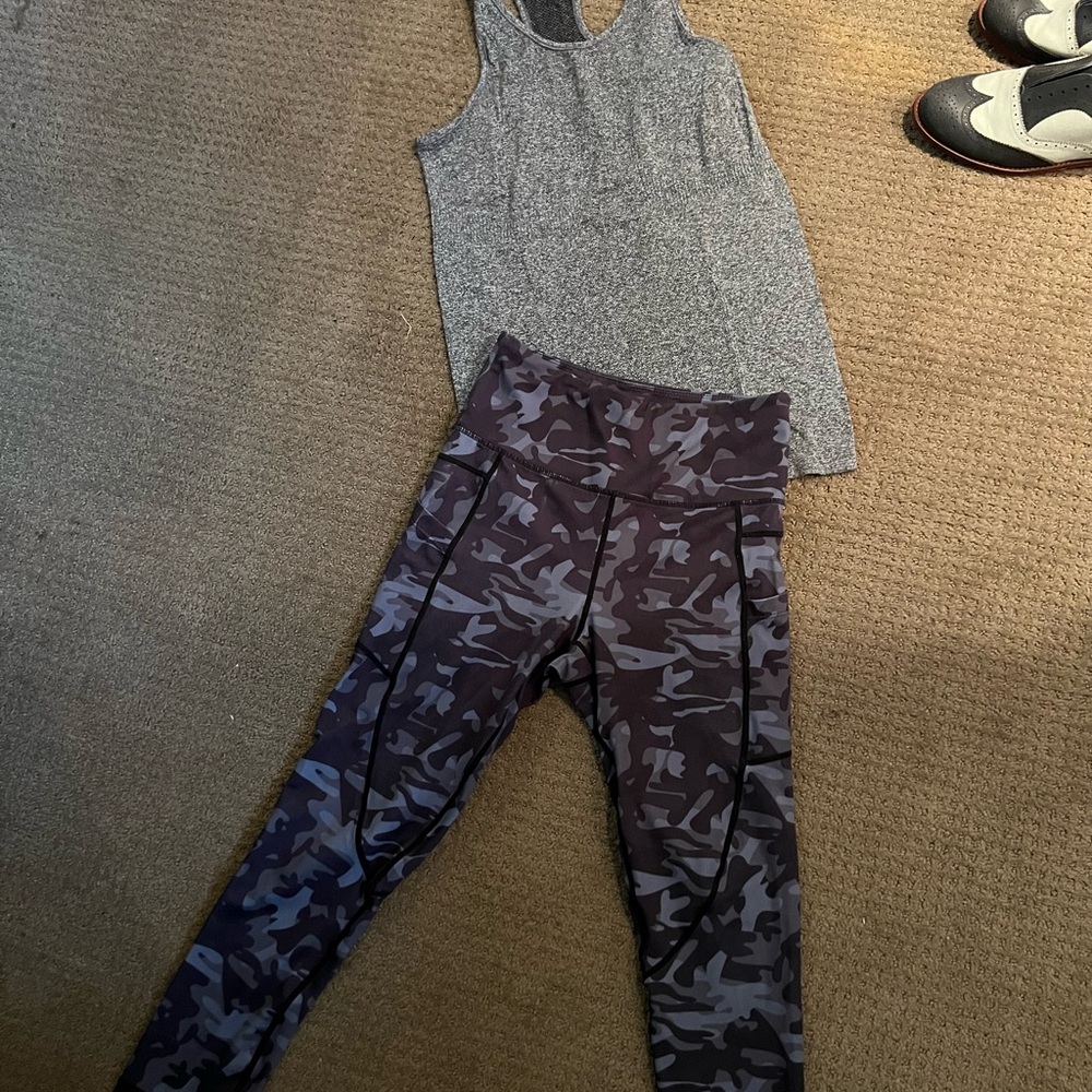 Zyia Gray and Black top & High-Waisted Leggings with Camouflage Print